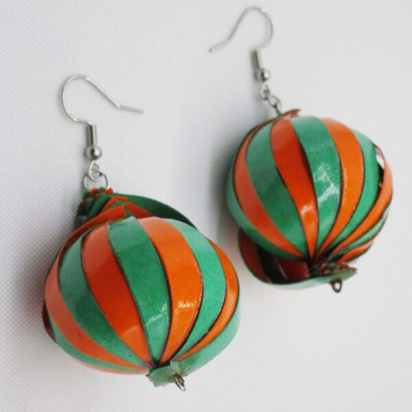 Aretes Colgantes de Bola de Tiras Torcidas Verde & Naranja (AR-11)