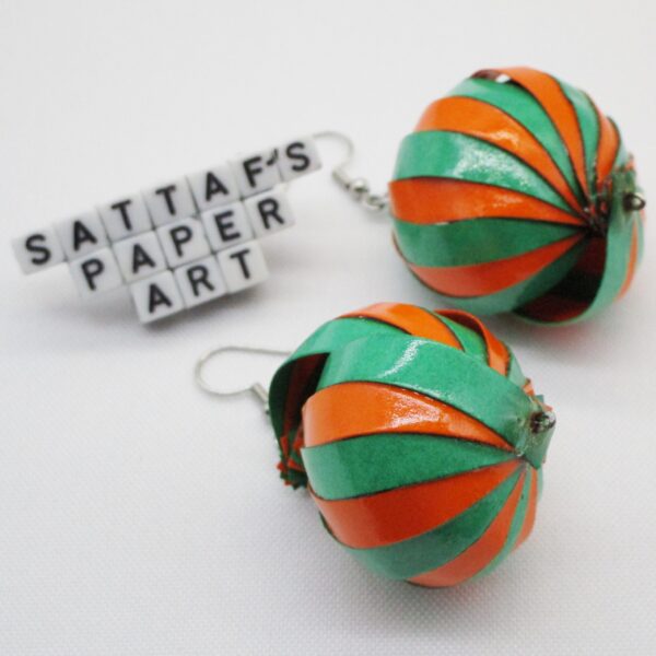 Aretes Colgantes de Bola de Tiras Torcidas Verde & Naranja (AR-11)