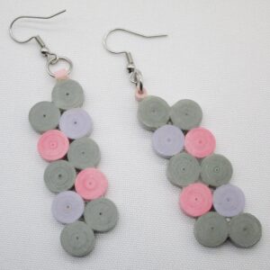 Aretes Colgantes Largos en Colores Rosa, Lila, y Gris (AR-18)