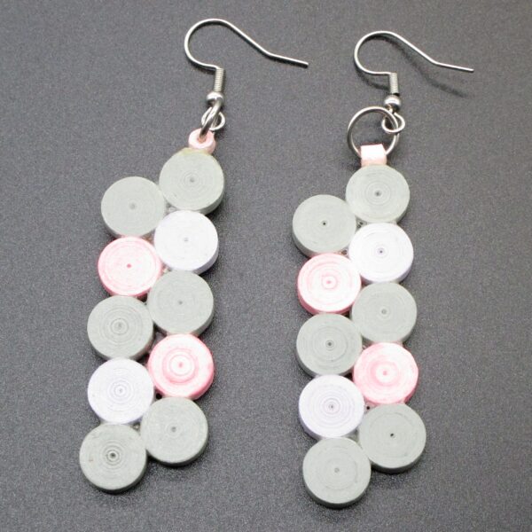 Aretes Colgantes Largos en Colores Rosa, Lila, y Gris (AR-18)