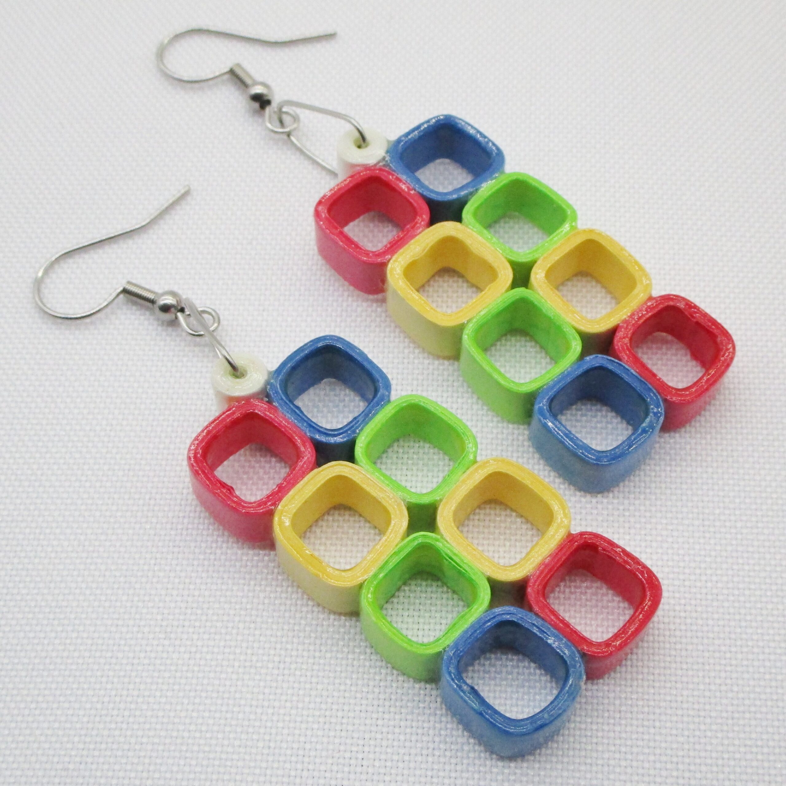 Aretes Largos Colgantes de Cuadros Multicolor (AR-20)