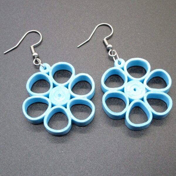 Aretes colgantes en Forma de Flor Color Azul Cielo (AR-22)