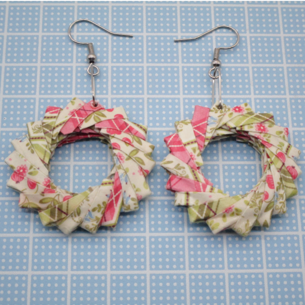 Aretes Colgantes de Corona de Origami Modular en Colores Rosa, Azul, Verde, y Blanco (AR-27)