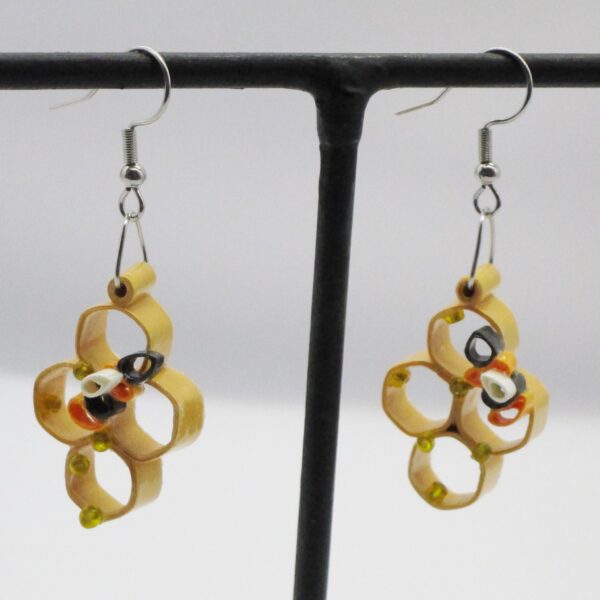 Aretes Colgantes en Forma de Panal de Abejas en Colores Amarillo & Negro (AR-28)