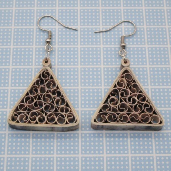 Aretes Colgantes Triangulares en Tonos de Café (AR-29)