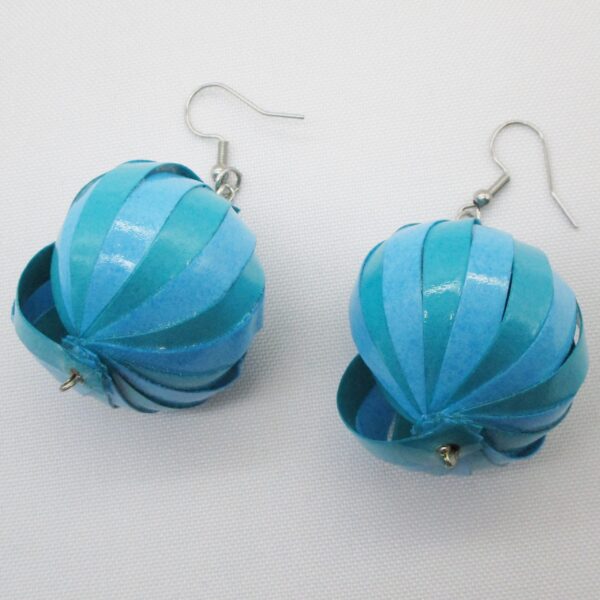 Aretes Colgantes de Bola de Tiras Torcidas Azul Pastel y Azul Cielo (AR-33)