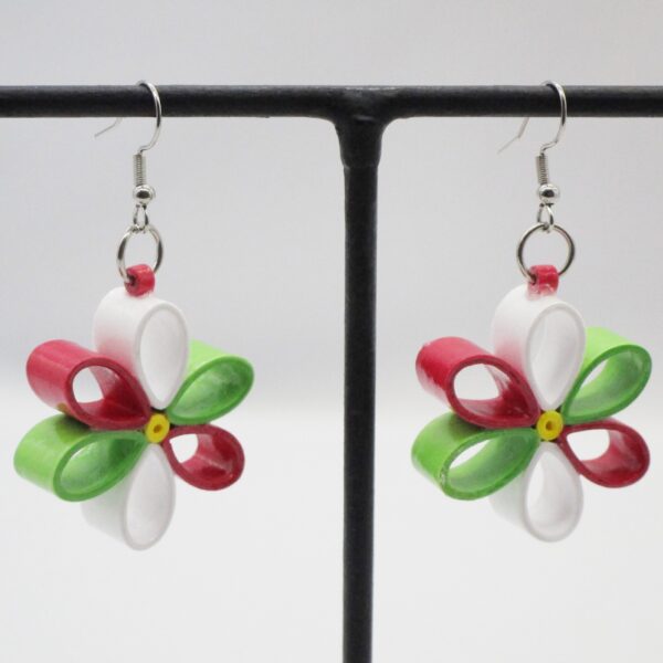 Aretes Colgantes en Forma de Flor Verde, Blanco & Rojo (AR-43)