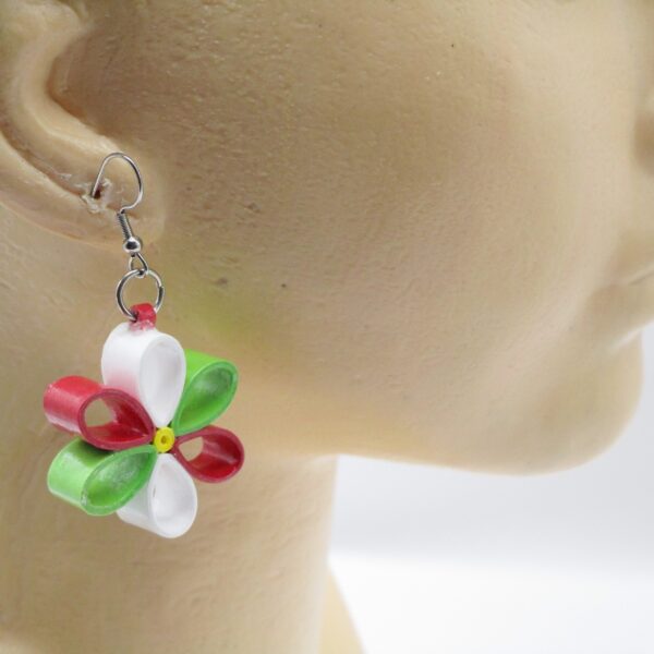 Aretes Colgantes en Forma de Flor Verde, Blanco & Rojo (AR-43)