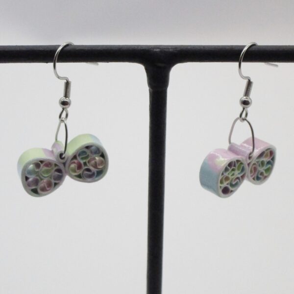 Aretes Pequeños Colgantes en Forma de Moño en Colores Pastel (AR-5)