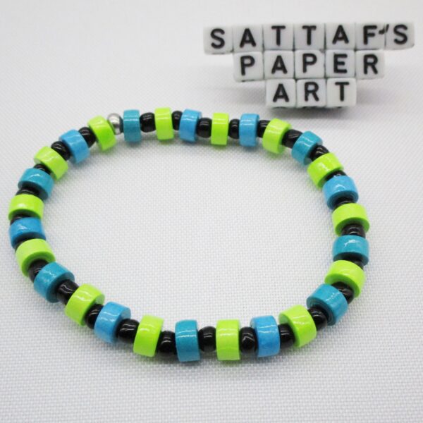 Pulsera Elástica de Cuentas de Papel Verdes y Azules Combinada con Abalorios de Vidrio Negro (PU-28)