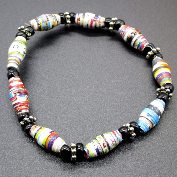 Pulsera Elástica de Cuentas de Papel Multicolor Combinada con Abalorios de Vidrio Negro y de Pewter (PU-29)