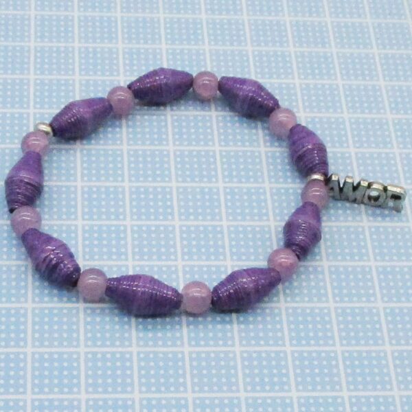 Pulsera Romántica Elástica de Cuentas de Papel y Cuentas de Piedra Natural Color Violeta con Etiqueta de Palabra “Amor” en Pewter (PU-32)