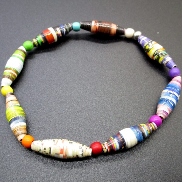 Pulsera Elástica de Cuentas de Papel Multicolor en Tonos Brillantes Combinadas con Abalorios de Resina (PU-40)