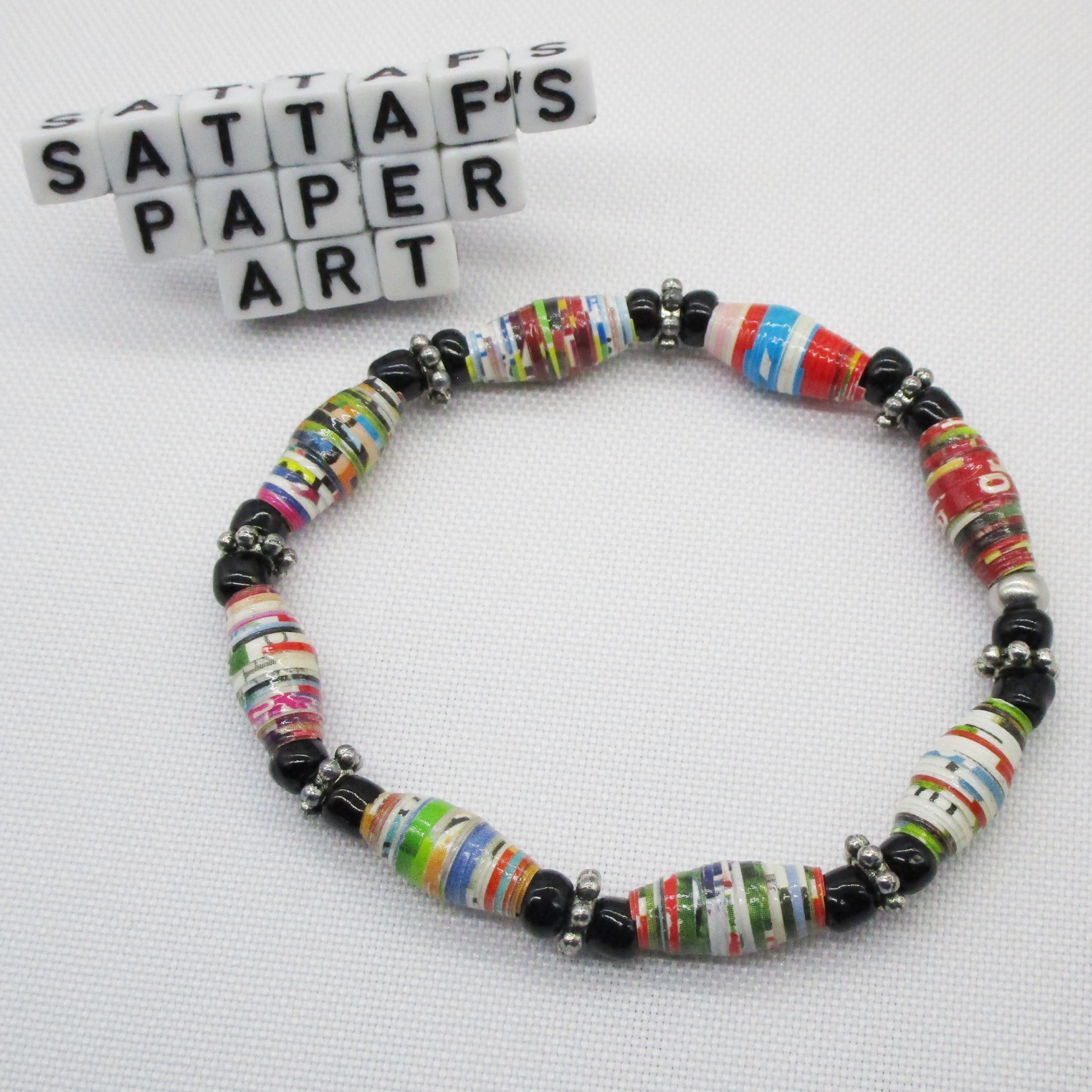 Pulsera Elástica de Cuentas de Papel Multicolor y Cuentas de Vidrio Negras y Abalorios de Pewter (PU-8)